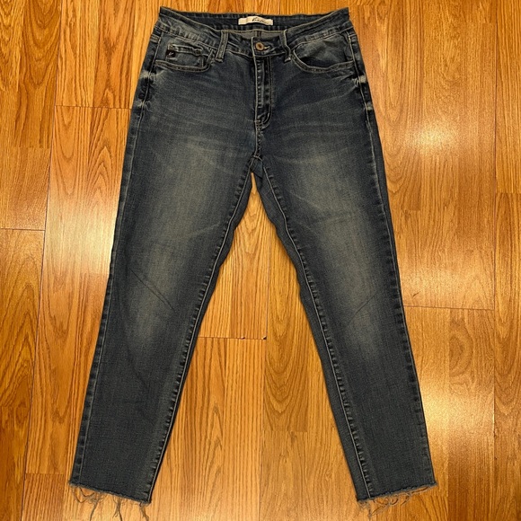 KanCan medium wash jeans Size 9/28, raw hem, 5 pockets. - Picture 1 of 13